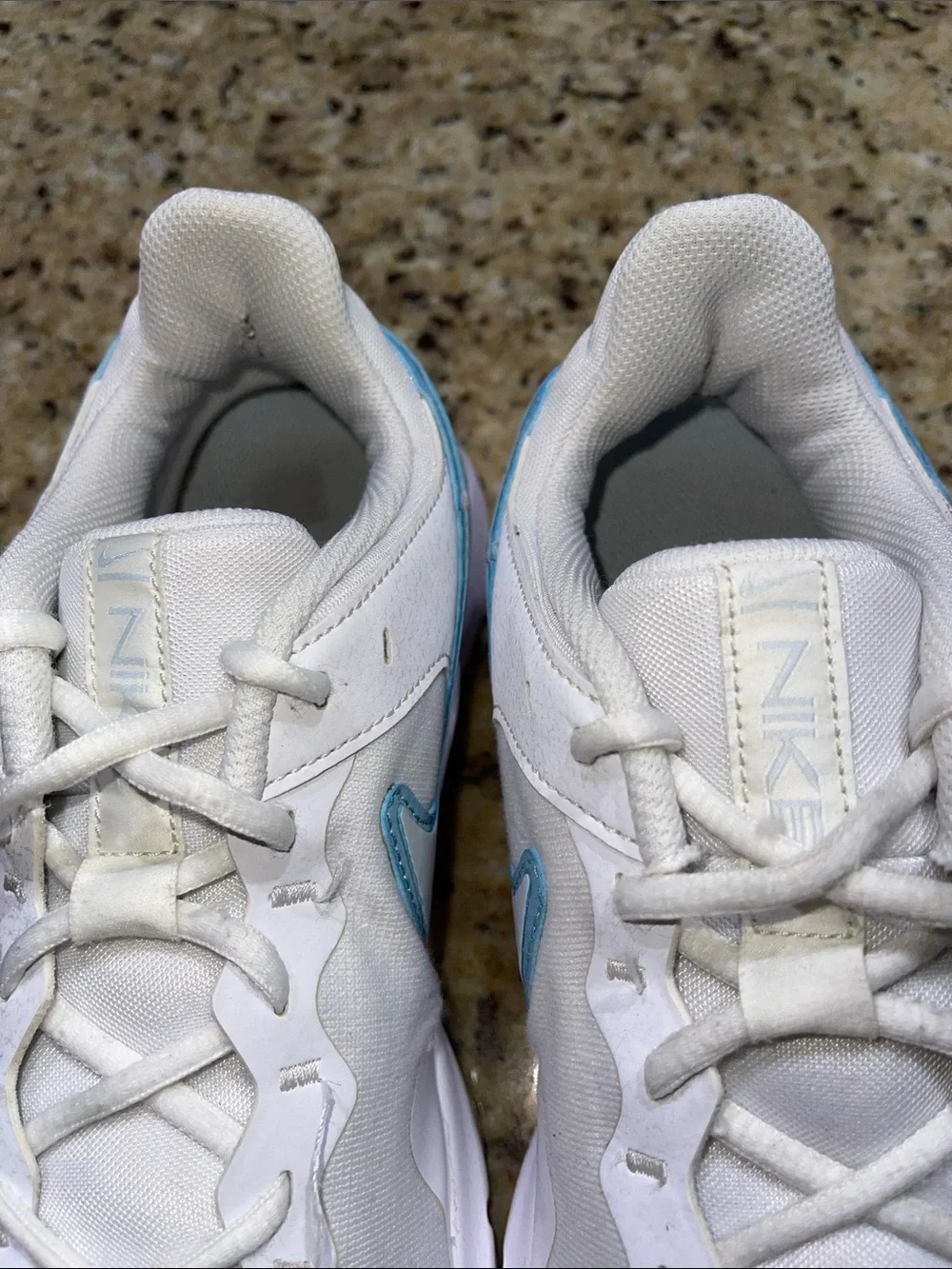 Nike Legend Essential 2